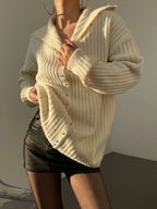 R&B | Off-shoulder Cardigan mit Perlenknöpfen Ribstrick Elegant und Lässig