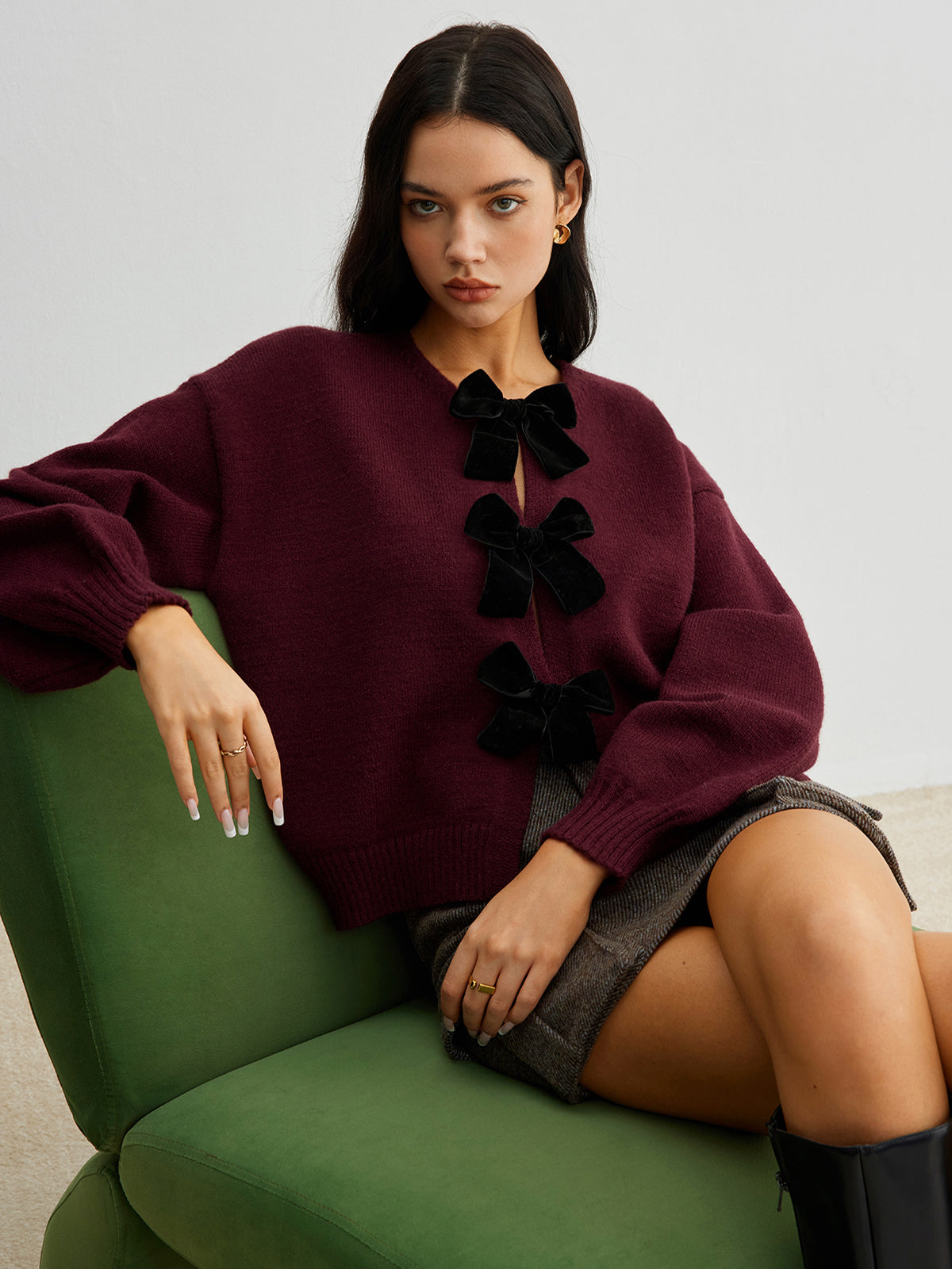 R&B | Strickcardigan mit Samtschleifen Wollmischung Feminin und Modern