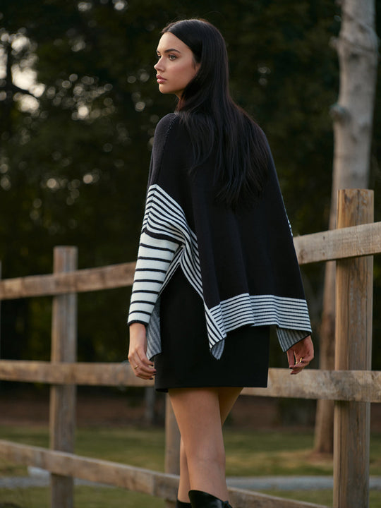 R&B | Poncho mit Hohem Kragen Asymmetrischer Schnitt Modern und Bequem