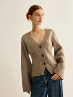 R&B | Strickcardigan mit V-ausschnitt Taschen und Knöpfe Zeitloser Komfort
