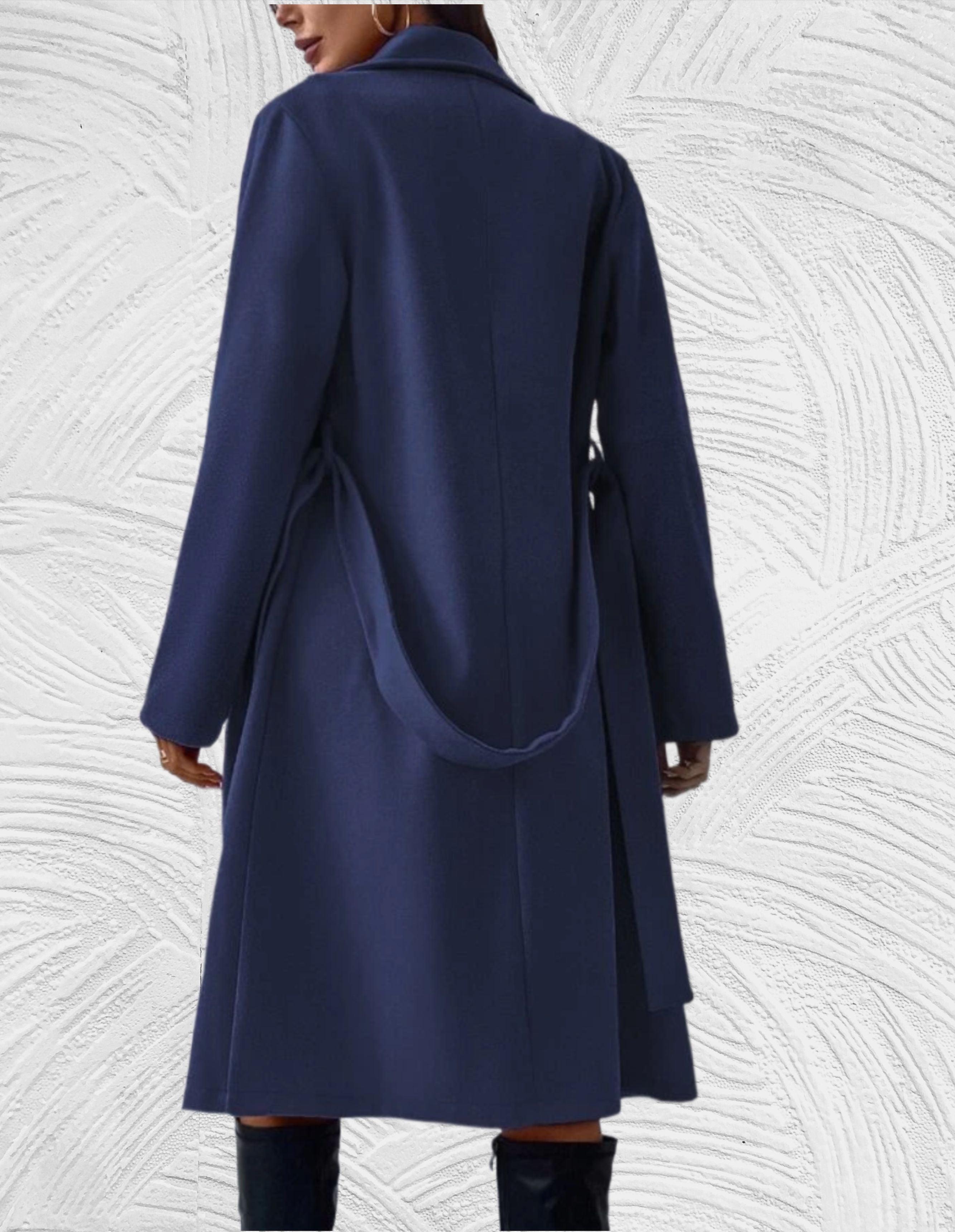 R&B | Lange und Oversized Jacke mit Knopfverschluss, Brusttaschen und Bindegürtel