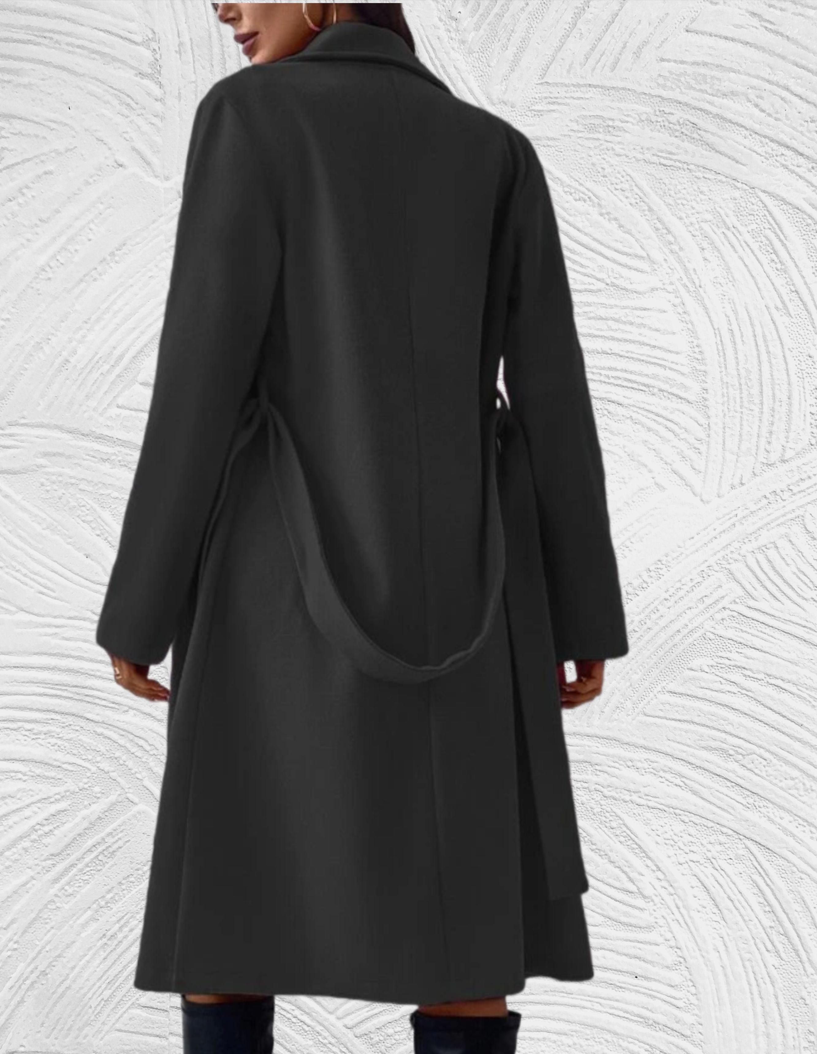 R&B | Lange und Oversized Jacke mit Knopfverschluss, Brusttaschen und Bindegürtel