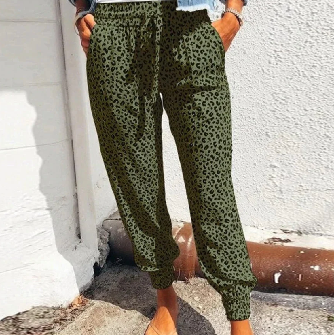 R&B | Weit Geschnittene Hose mit Leopardenmuster