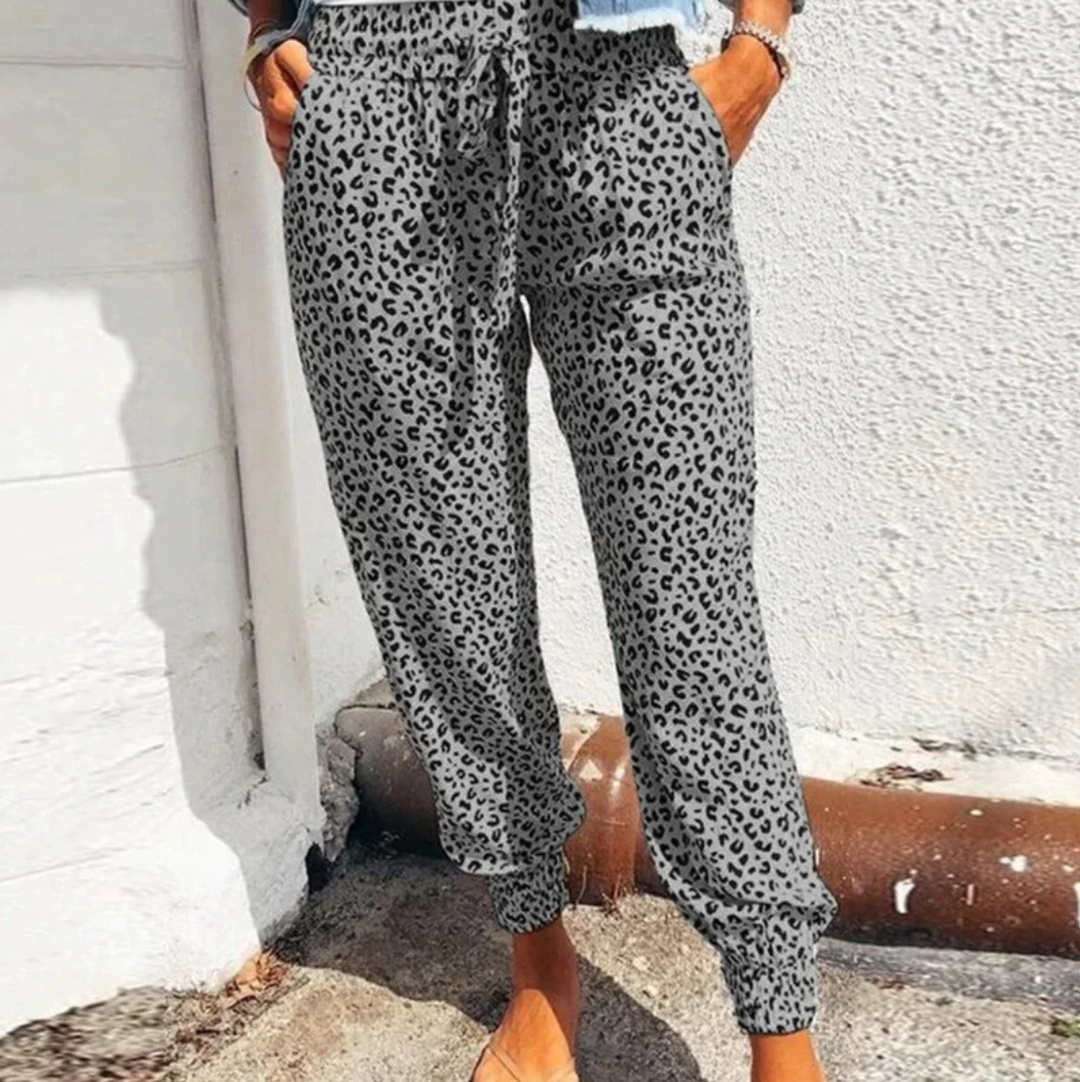 R&B | Weit Geschnittene Hose mit Leopardenmuster