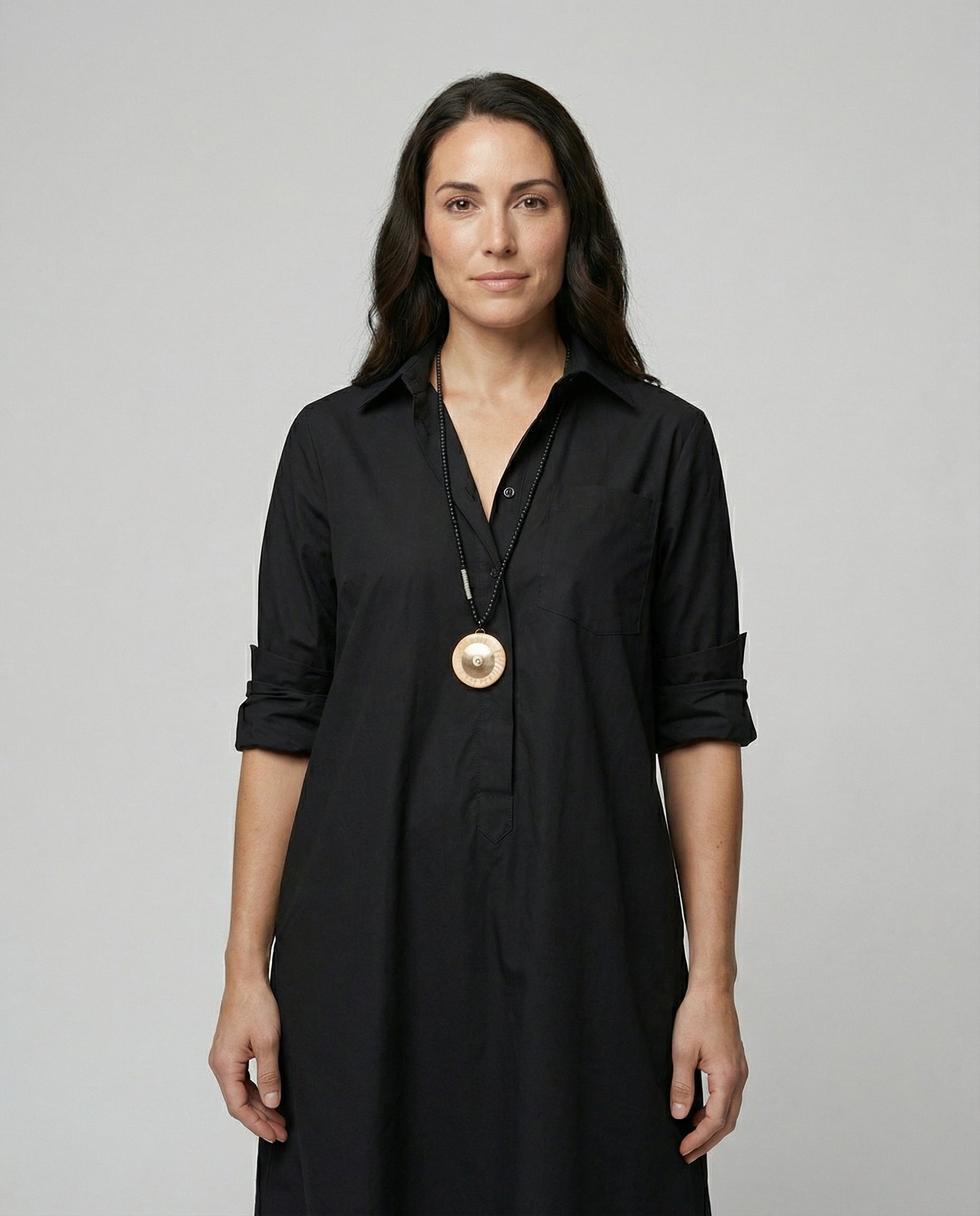 Kleid mit Eleganten langen Ärmeln.