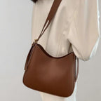 Schlichte und elegante Crossbody-Tasche im minimalistischen Design | Vegan