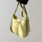 Schlichte und elegante Crossbody-Tasche im minimalistischen Design | Vegan