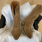 VIBE | Trendy Cowboy Stiefel für Festivals