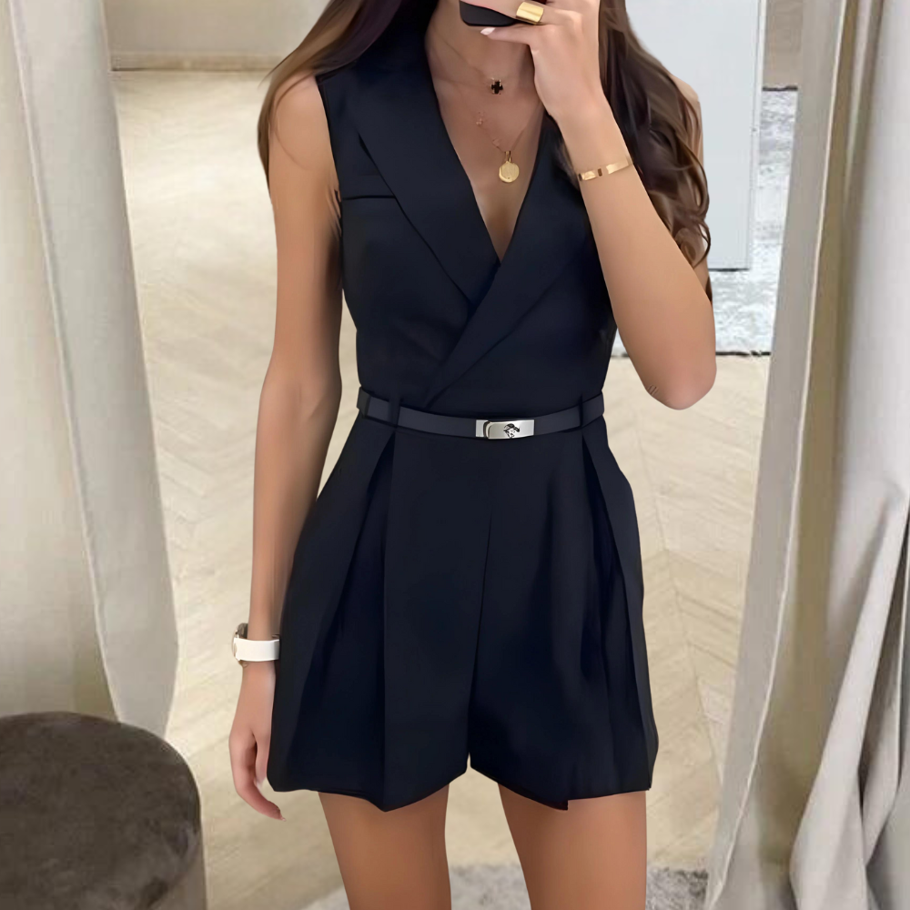 R&B | Ärmelloser Jumpsuit Wickel-V-Ausschnitt Taillierter Gürtel Plissierte Shorts Taillierte Passform