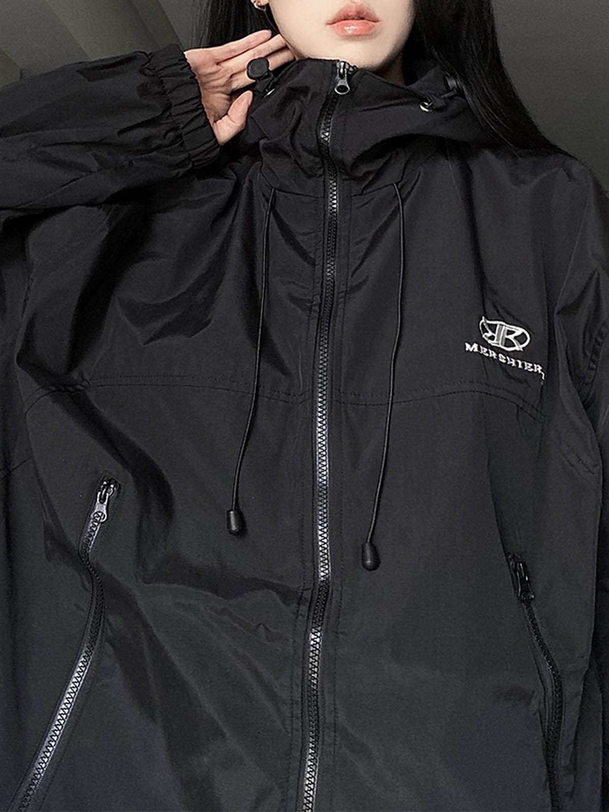 R&B | Retro Schwarze Wasserdichte Outdoorjacke mit Kapuze