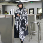 R&B | Wolkiger Nachthimmel Trenchcoat