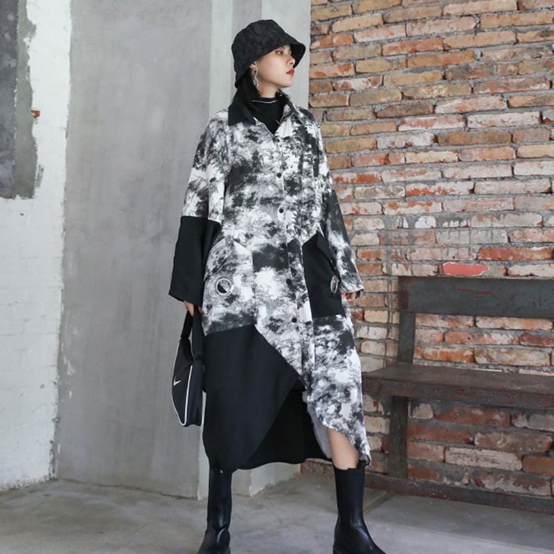R&B | Wolkiger Nachthimmel Trenchcoat