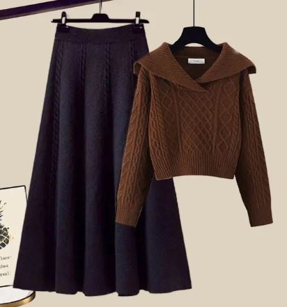 R&B | Zweiteiliges Satz Bestehend Aus Gestricktem Pullover und Halbrock