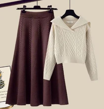 R&B | Zweiteiliges Satz Bestehend Aus Gestricktem Pullover und Halbrock