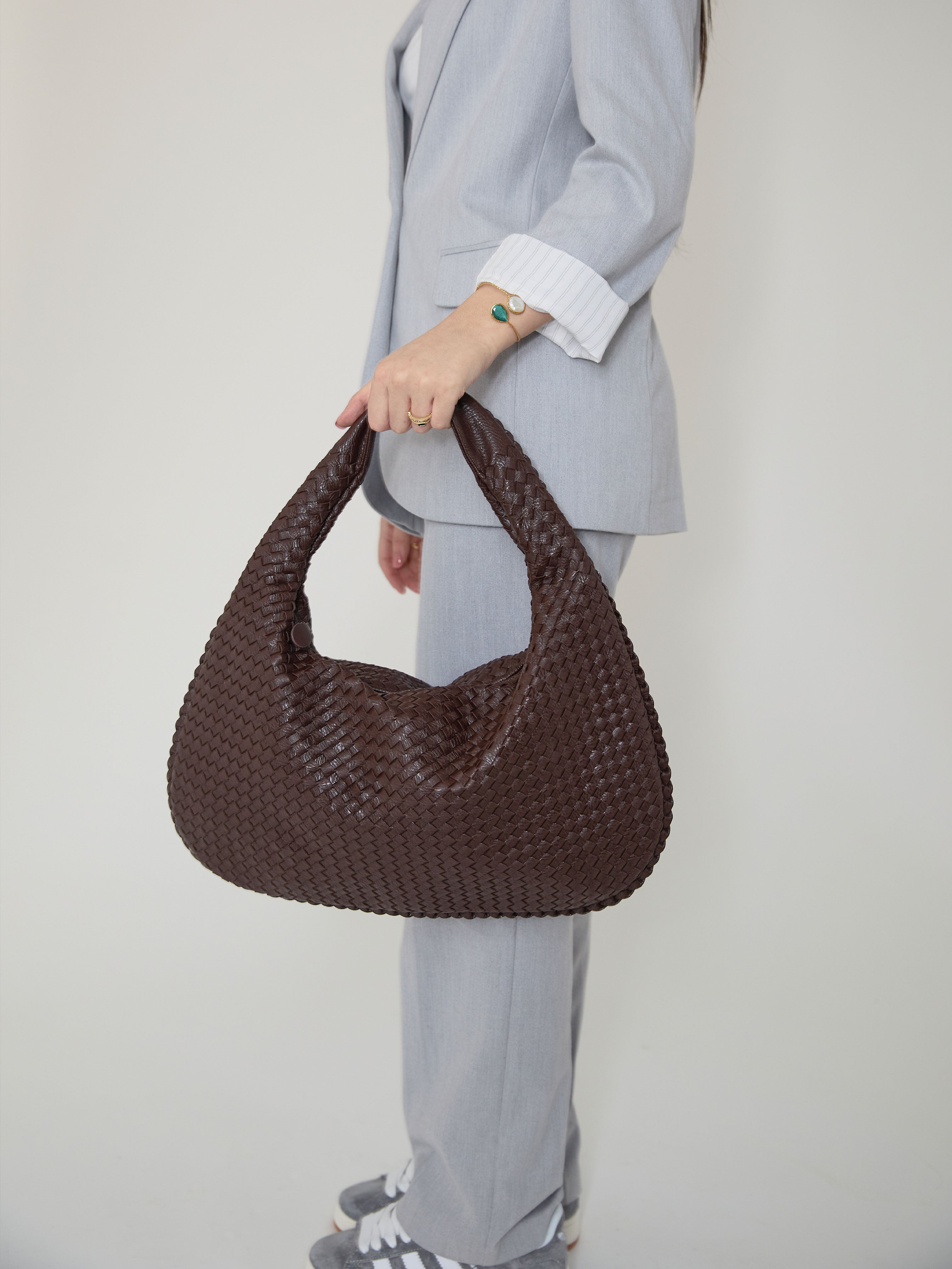 R&B | Kaffee Damenhandtasche Mit Geflochtenem Stilvollen Design