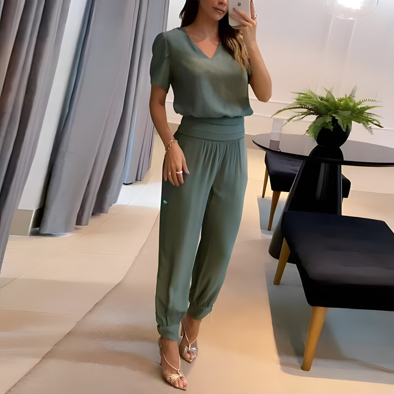 Modisches Set aus Bluse und Hose mit Bauchbedeckung