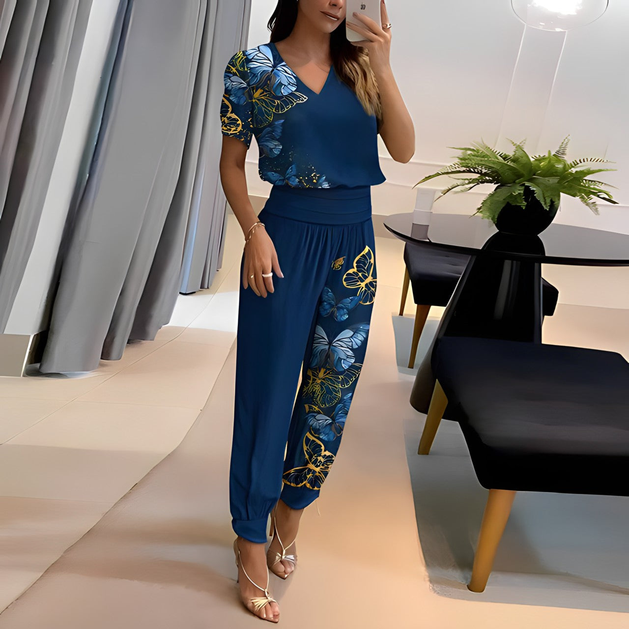 Modisches Set aus Bluse und Hose mit Bauchbedeckung