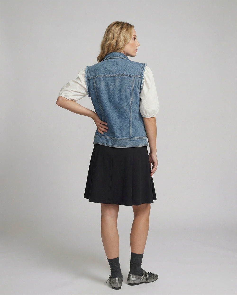 Damen Minirock aus reiner Baumwolle mit eleganten Falten
