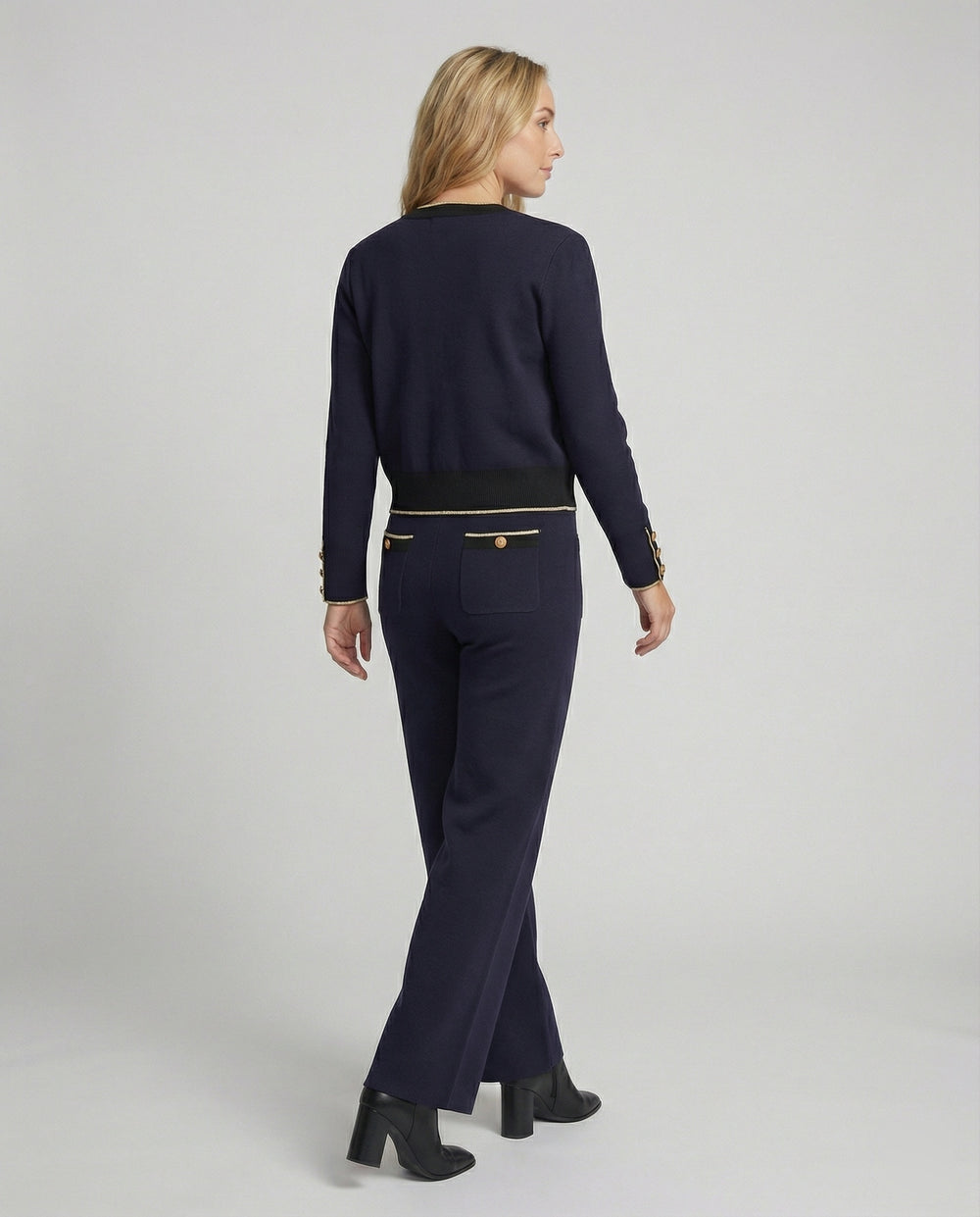 Slim Fit Pullover zweiteiliges Strick-Set mit klassischem Cardigan und hochgeschnittener Bundhose