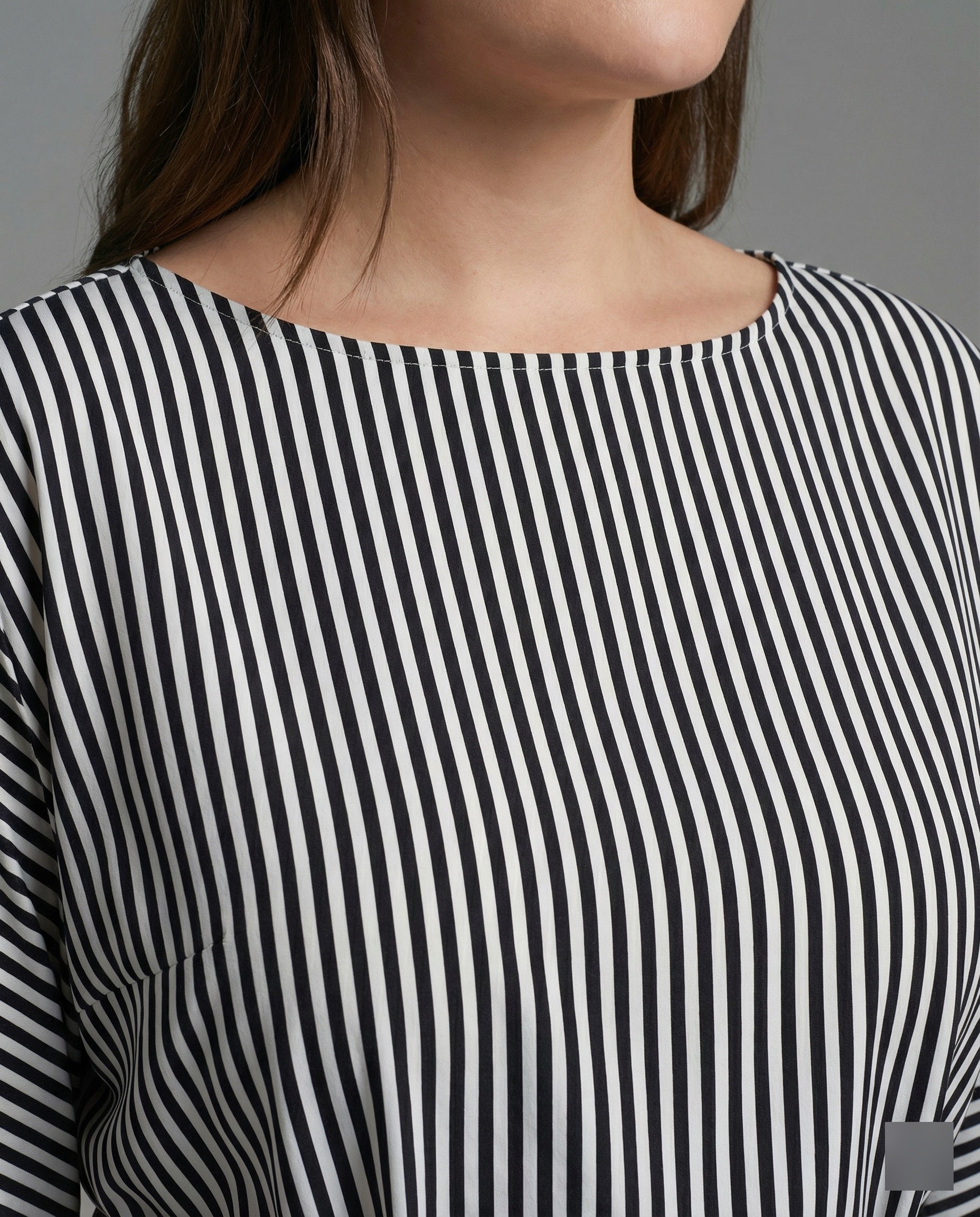 Damen Streetwear zweiteiliges Set mit gestreiftem Wickelshirt, Bindegürtel und weiter Palazzo-Hose R&B