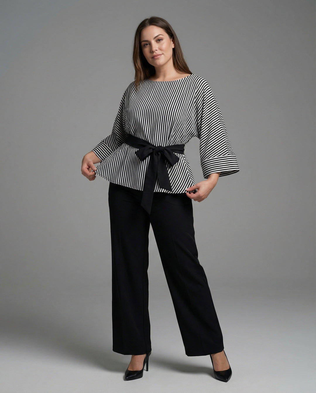 Damen Streetwear zweiteiliges Set mit gestreiftem Wickelshirt, Bindegürtel und weiter Palazzo-Hose R&B