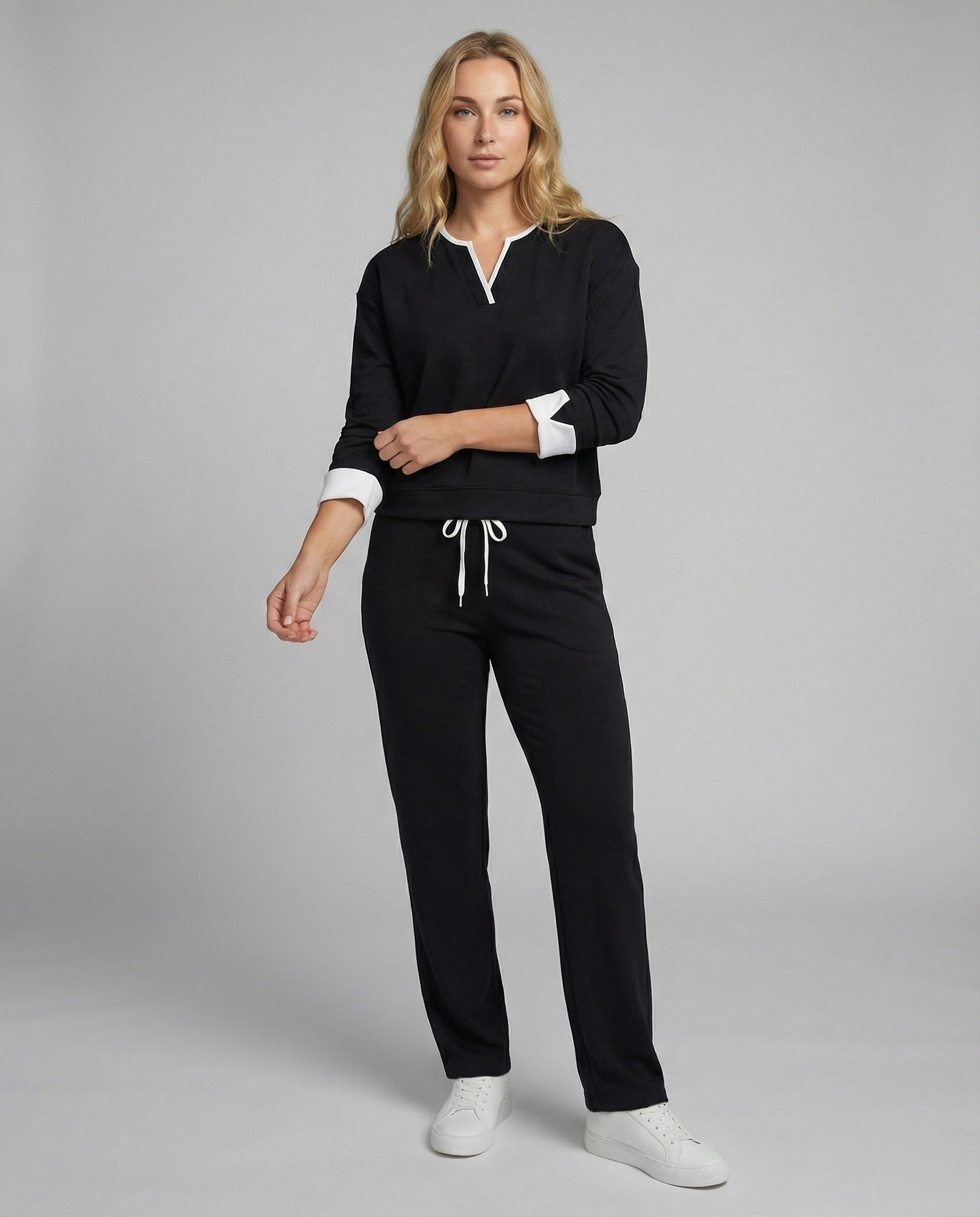 Eleganter Freizeit-Zweiteiler mit V-Ausschnitt, Kontrastbesatz und Kordelzughose R&B
