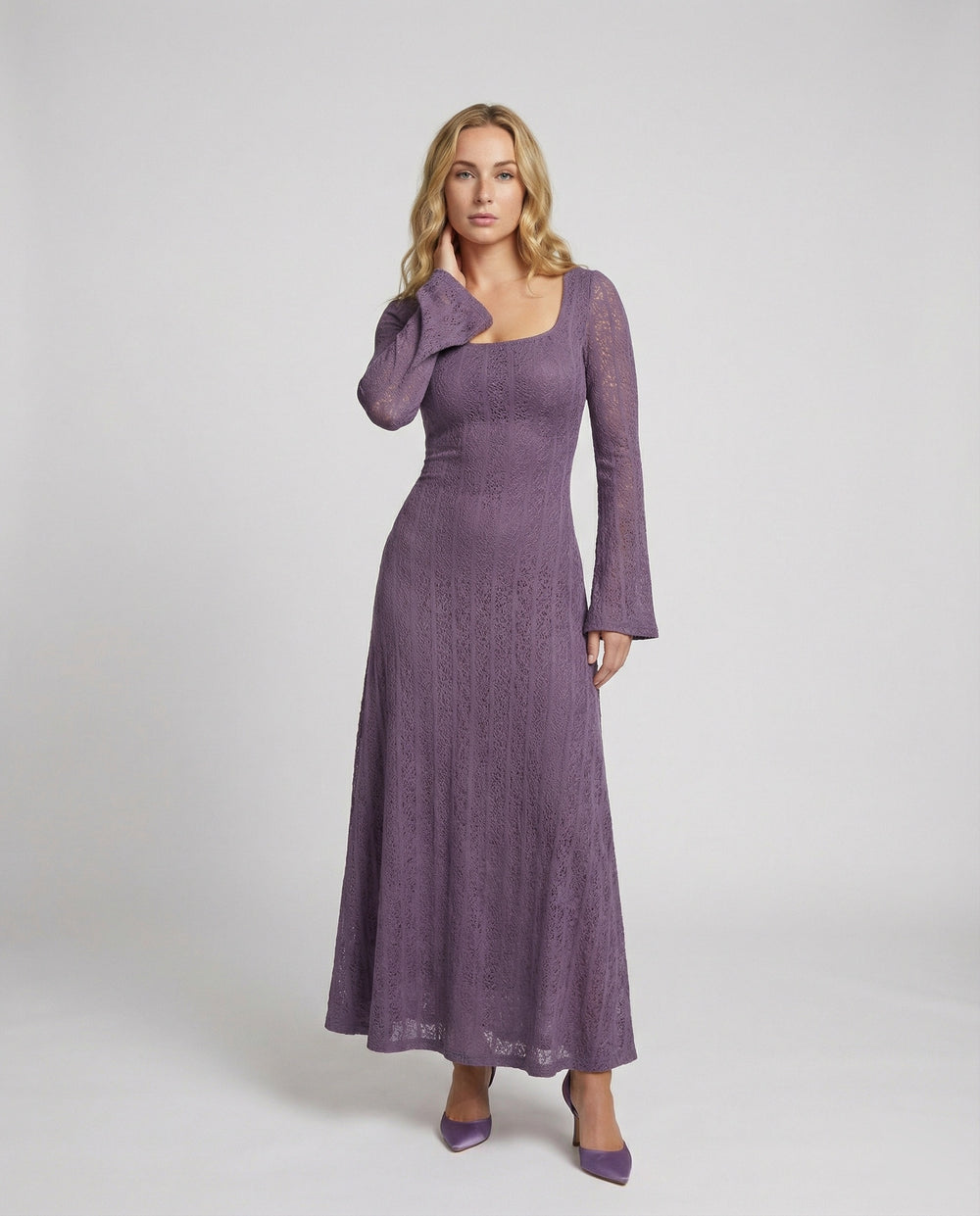 Elegantes tailliertes Strickabendkleid mit quadratischem Ausschnitt und bodenlangem A-Linien-Rock R&B