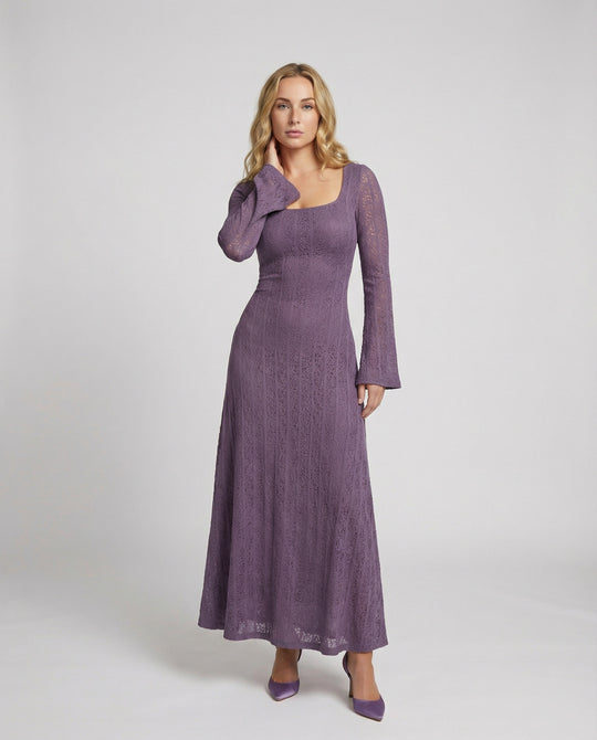 Elegantes tailliertes Strickabendkleid mit quadratischem Ausschnitt und bodenlangem A-Linien-Rock R&B