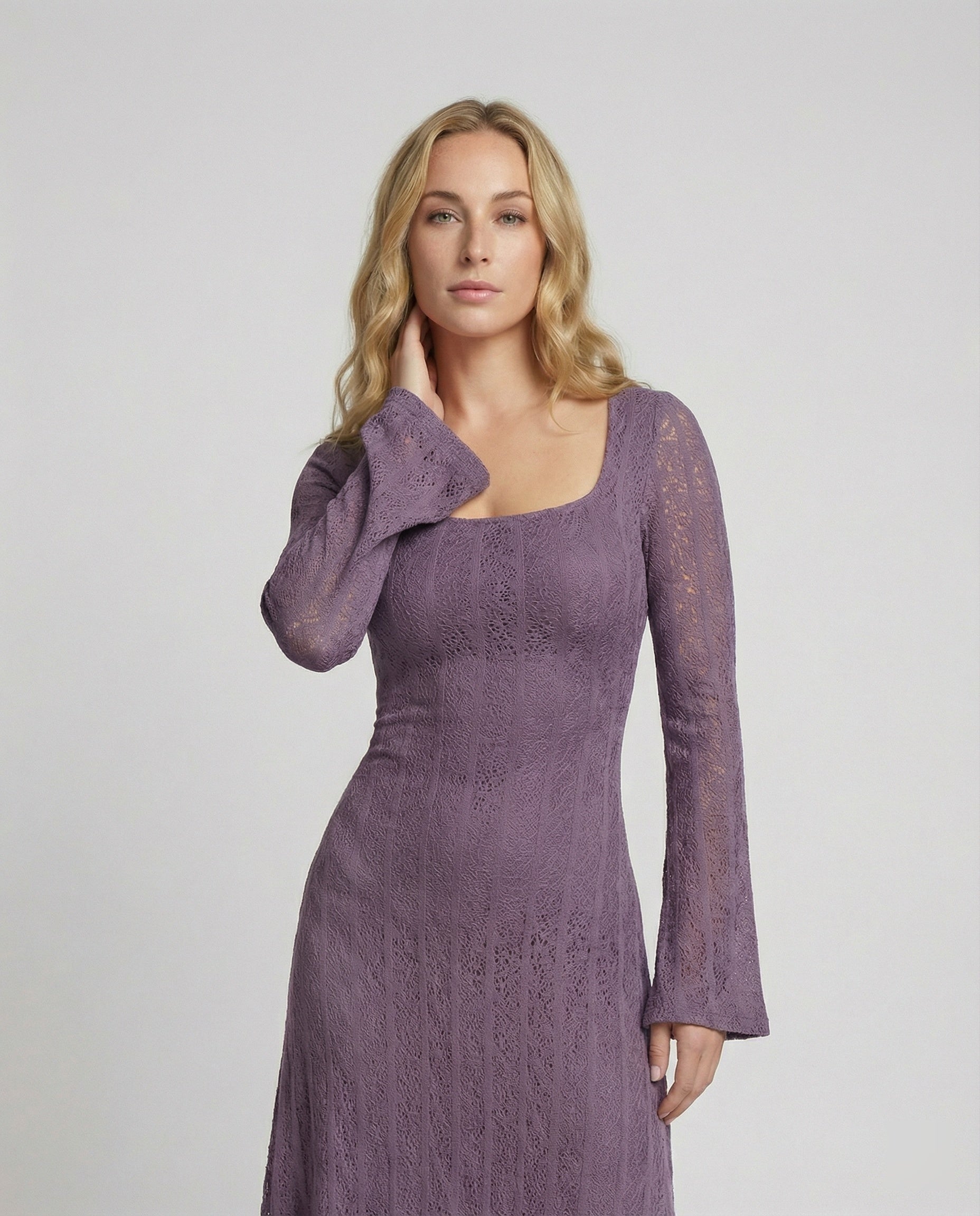 Elegantes tailliertes Strickabendkleid mit quadratischem Ausschnitt und bodenlangem A-Linien-Rock R&B