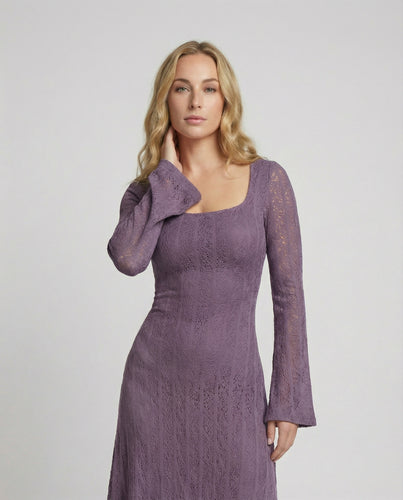 Elegantes tailliertes Strickabendkleid mit quadratischem Ausschnitt und bodenlangem A-Linien-Rock R&B