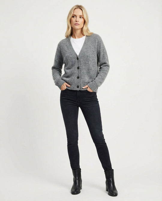 Flauschiger Kurzcardigan aus Alpaka-Mix mit verdeckter Knopfleiste und breiten Rippbündchen R&B