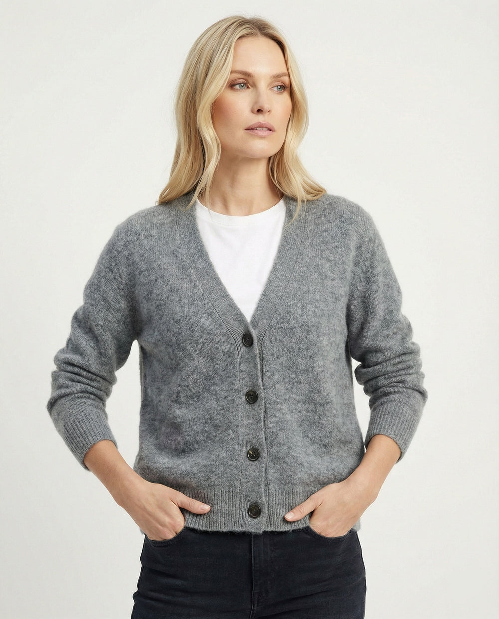 Flauschiger Kurzcardigan aus Alpaka-Mix mit verdeckter Knopfleiste und breiten Rippbündchen R&B