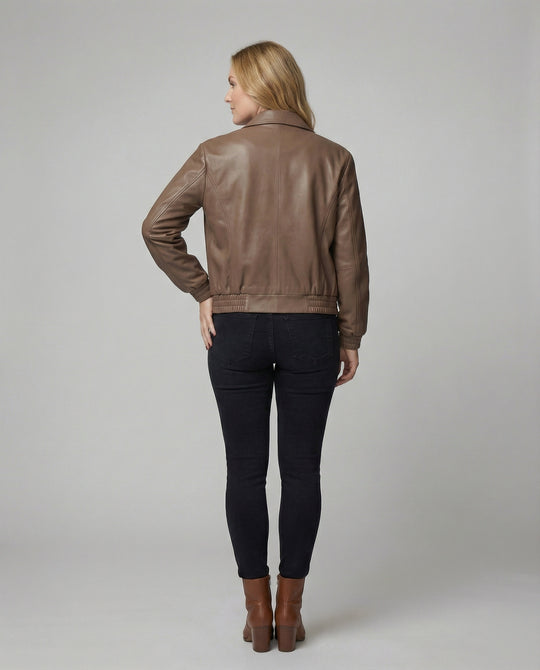Kurze Lederblousonjacke mit Hemdkragen, verdecktem Reißverschluss und elastischen Bündchen R&B