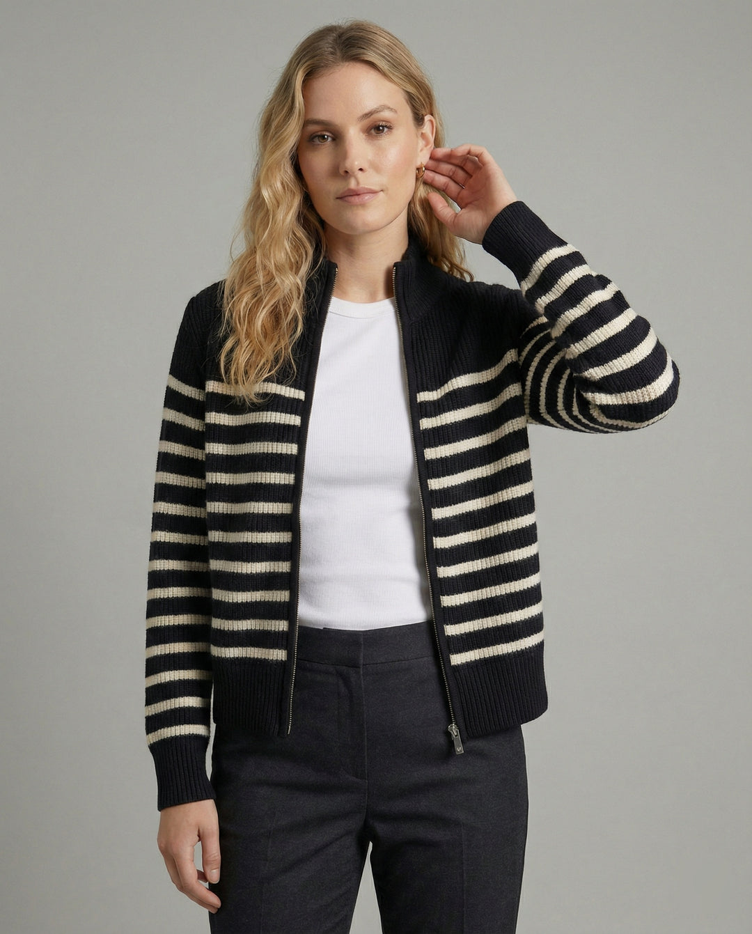 Kurze Strickjacke mit maritimen Blockstreifen Reißverschluss und Schalkragen R&B