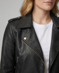 Kurze taillierte Biker-Lederjacke mit Reverskragen und Taillengürtel R&B