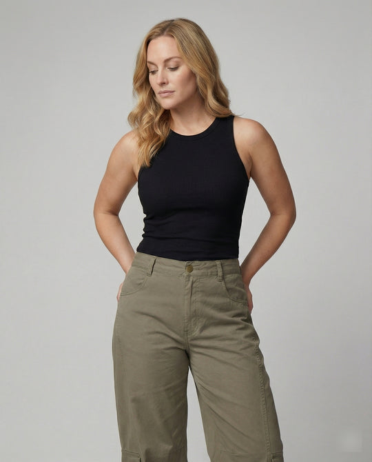 Legerweite Cargo-Palazzohose mit aufgesetzten Klappentaschen, Druckknopfdetails und mittelhohem Bund R&B