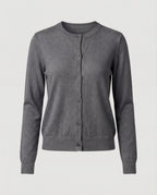 Leichte Feinstrick-Cardigan mit Rundhalsausschnitt, soften Rippbündchen und minimalistischer Knopfleiste R&B