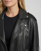 Oversized Kunstleder-Bikerjacke mit Sternnieten, Schnallen und verstellbarem Taillengürtel R&B