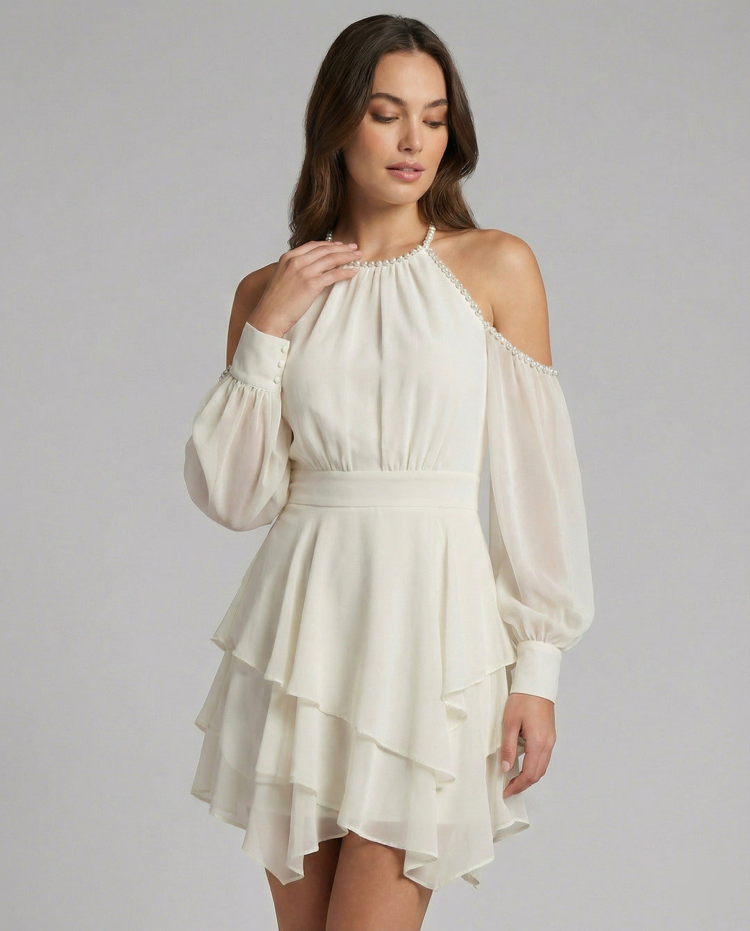 Schulterfreies Chiffon-Minikleid mit Halterhalsausschnitt, Ballonärmeln und gestuftem Volantrock R&B