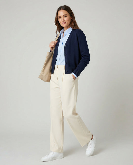Seidenweiche Twill-Marlenehose mit hoher Bundführung, fixierter Bügelfalte und seitlichen Eingrifftaschen R&B