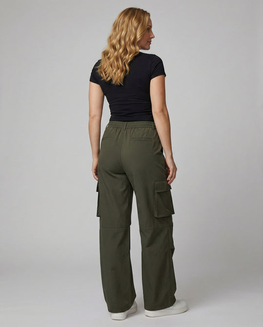 Sportive Oversize-Cargohose mit elastischem Tunnelzugbund, verstellbarem Saum und großen Klappentaschen R&B