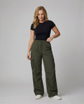 Sportive Oversize-Cargohose mit elastischem Tunnelzugbund, verstellbarem Saum und großen Klappentaschen R&B