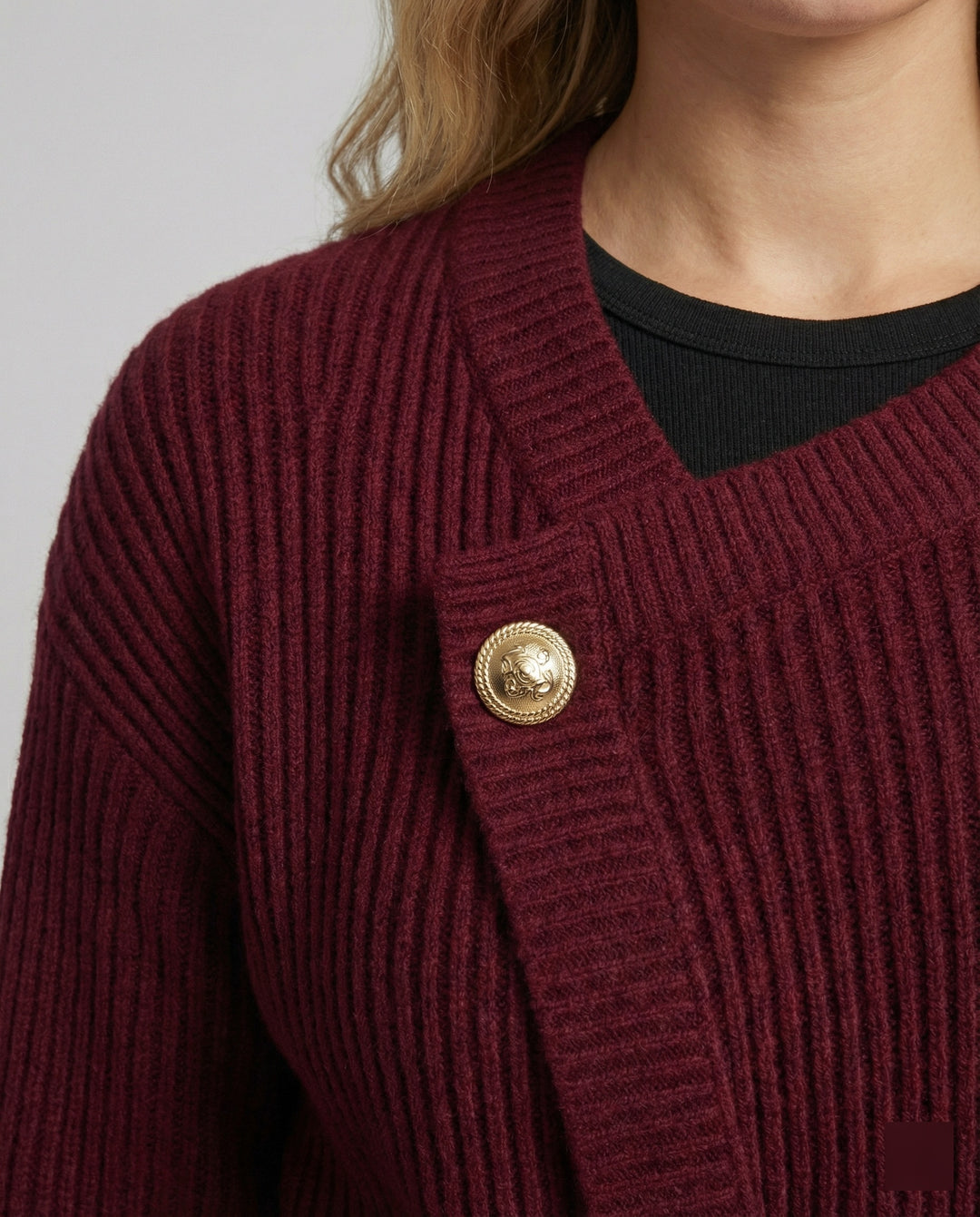 Taillierter Strukturstrick-Cardigan mit Bindegürtel asymmetrischer Knopfleiste und aufgesetzten Taschen R&B