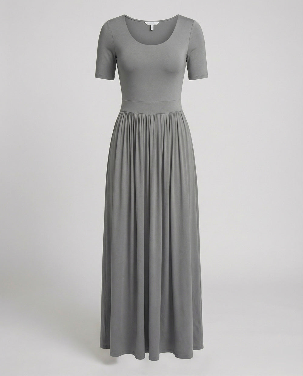 Tailliertes Maxikleid mit figurbetontem Oberteil, halbarmig und schwingendem Faltenrock R&B