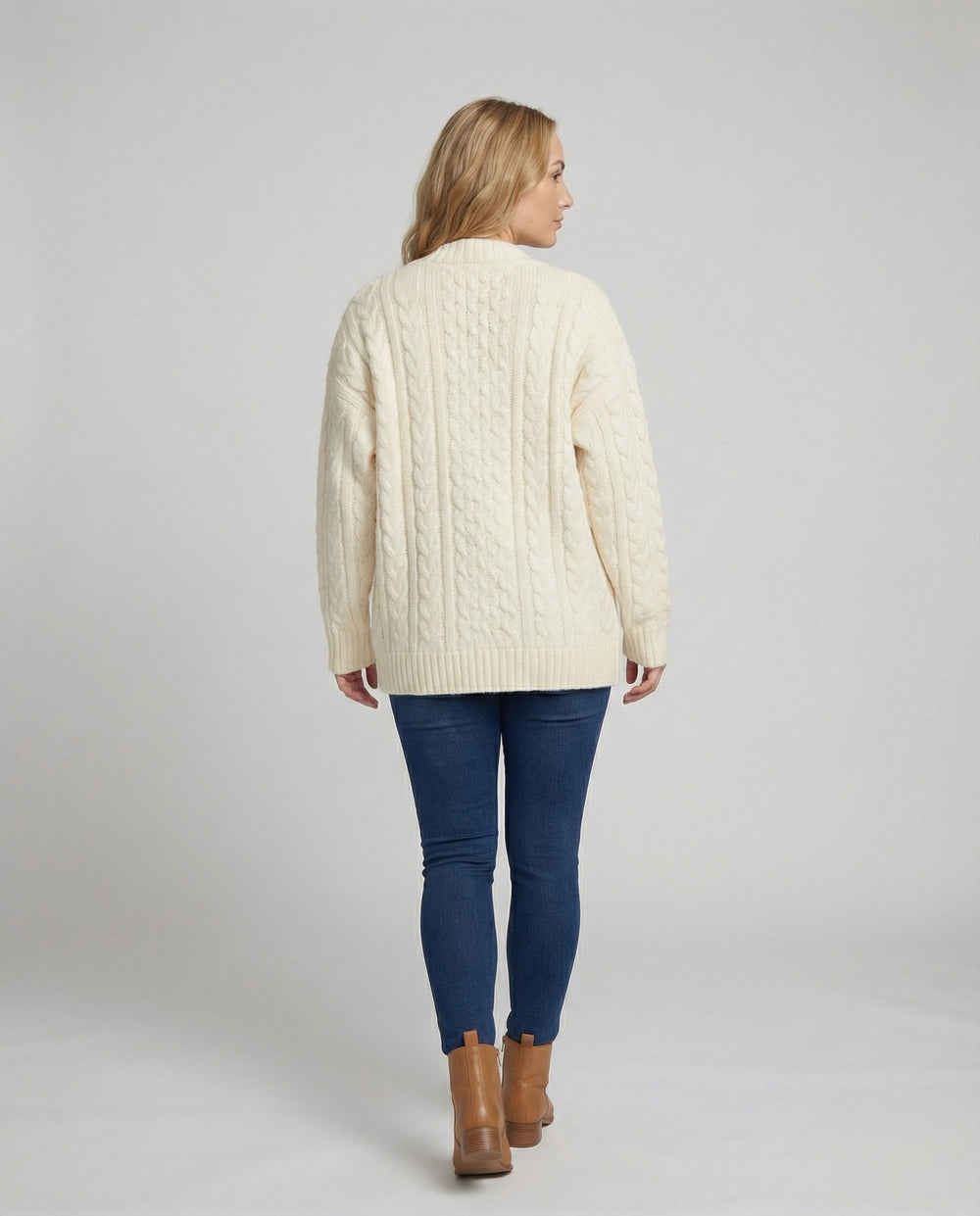 Übergroßer Zopfmuster-Cardigan mit V-Ausschnitt und markanter Knopfleiste R&B
