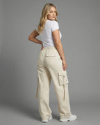 Ultraweite Cargohose mit hohem Elastikbund, Mehrfachklappentaschen und verstellbarem Beinabschluss R&B