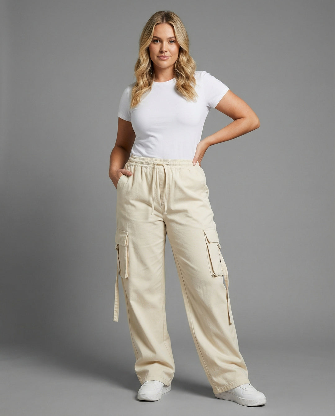 Ultraweite Cargohose mit hohem Elastikbund, Mehrfachklappentaschen und verstellbarem Beinabschluss R&B