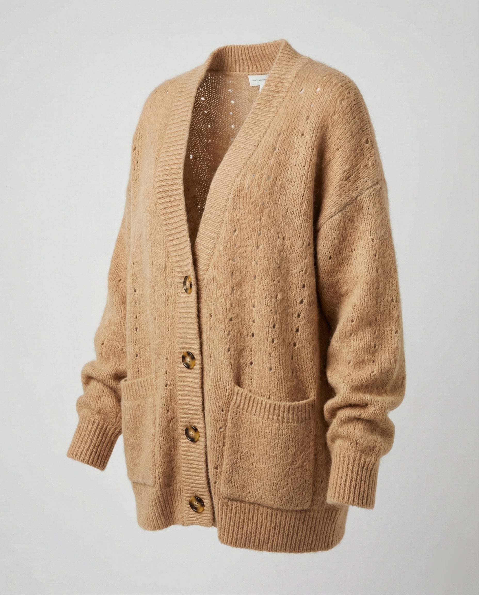 Weicher Mohair-Mix-Cardigan mit dekorativer Lochpasse, überlangen Ärmeln und aufgesetzten Taschen R&B