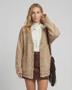 Weicher Mohair-Mix-Cardigan mit dekorativer Lochpasse, überlangen Ärmeln und aufgesetzten Taschen R&B