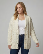 Grobstrickcardigan mit Zopfmuster Eingrifftaschen und Zierknopfleiste R&B